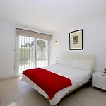 West Family Mostaza Villa Estepona