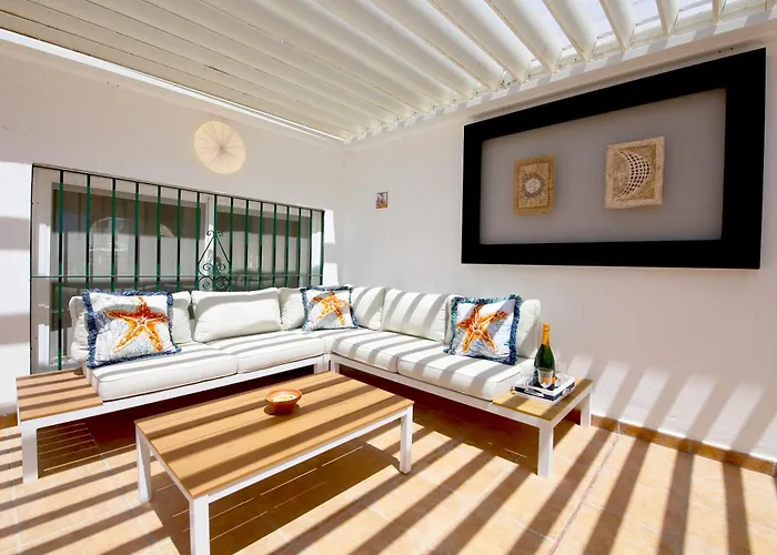 West Family Mostaza Villa Estepona