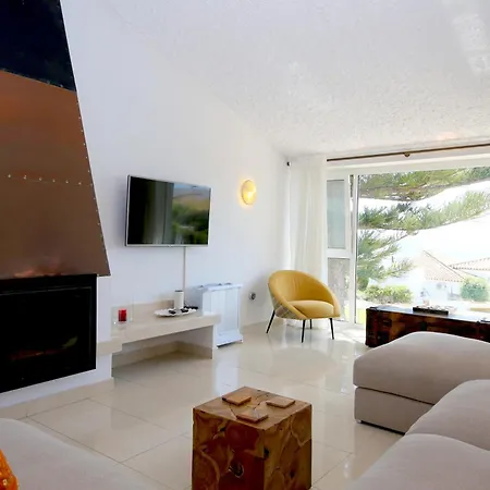 West Family Mostaza Вілла