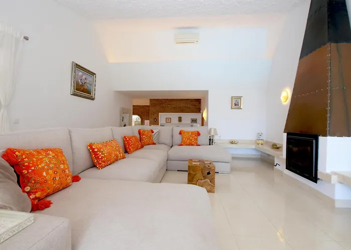 West Family Mostaza ヴィラ *