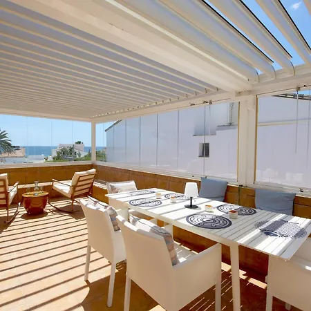 West Family Mostaza Villa Estepona