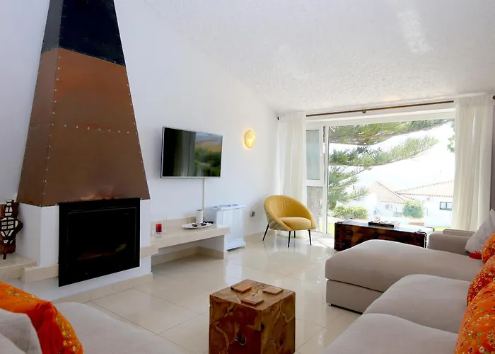 West Family Mostaza Villa