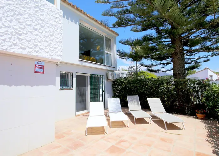 West Family Mostaza Villa Estepona