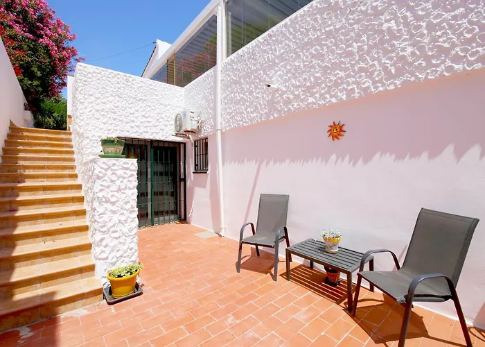 West Family Mostaza Villa